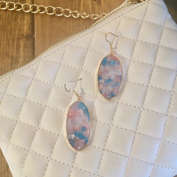 Marbled Pink Abalone Resin Shell Gold Earrings - Picture 2 of 7